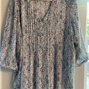NWOT Rose & Olive 2X Blue Floral 3/4 Sleeve